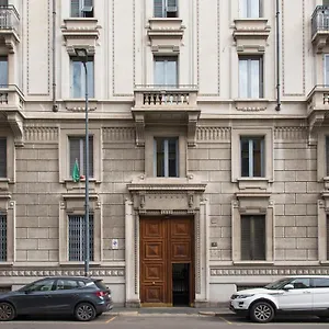 https://charming-apartment-near-central-station-area.italymilanhotels.net