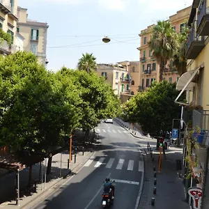 https://casa-flora-al-corso.hotels-amalfi.com